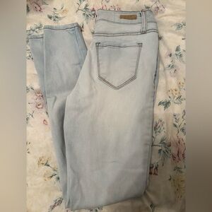 True Craft midrise distressed skinny Jean 3